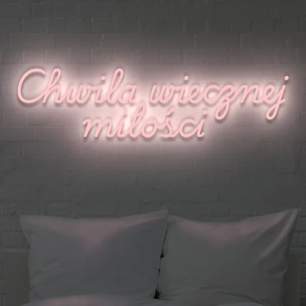 Jasnoróżowy neon LED „Chwila wiecznej miłości” – napis weselny