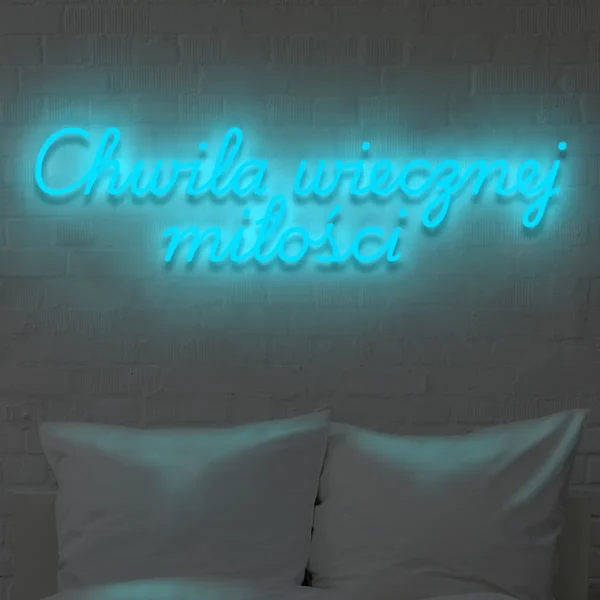 Niebieski neon LED „Chwila wiecznej miłości” – napis na wesele