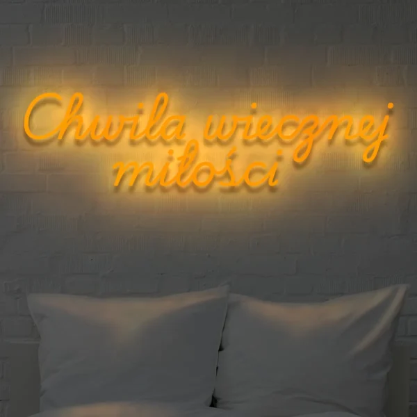 Pomarańczowy neon LED „Chwila wiecznej miłości” – romantyczna dekoracja