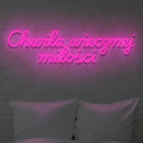 Różowy neon LED „Chwila wiecznej miłości” – napis weselny na ścianę