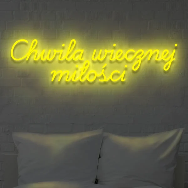 Żółty neon LED „Chwila wiecznej miłości” – napis na wesele i ślub