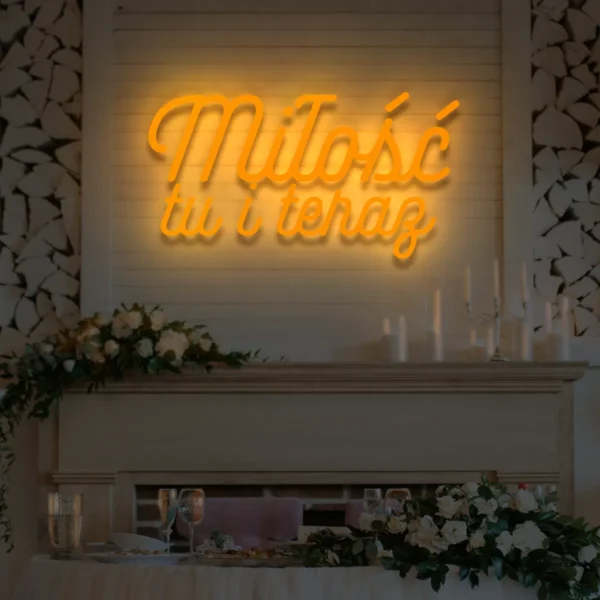 Pomarańczowy neon LED napis Miłość tu i teraz dekoracja na ślub i salę