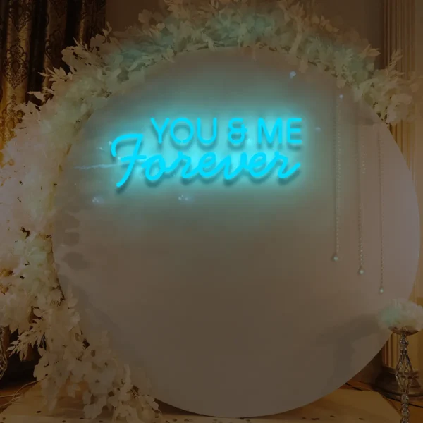 Niebieski neon LED napis You & Me Forever do dekoracji ściennej