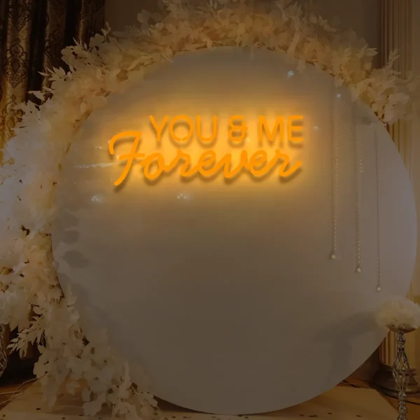 Neon LED pomarańczowy napis You & Me Forever na wesele lub pokój