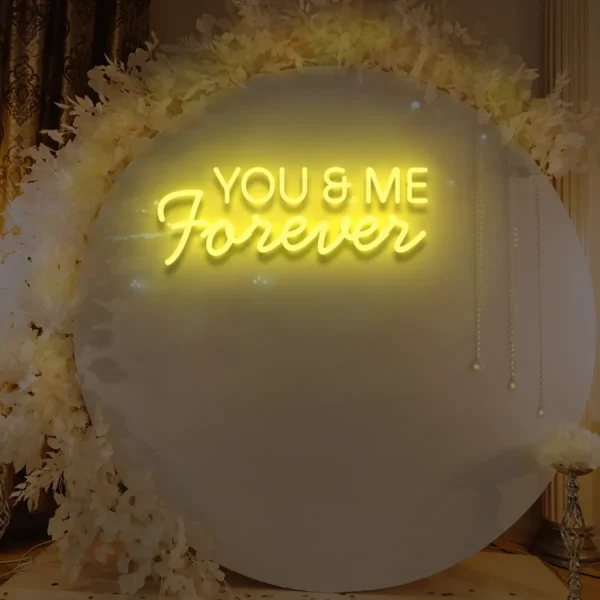 Żółty neon LED napis You & Me Forever dekoracja wnętrz i sali