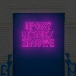 Różowy neon LED z napisem Opony letnie/zimowe